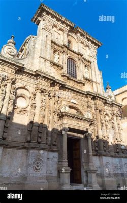 Le Duomo de Domenico: Une architecture majestueuse aux reflets d'or!