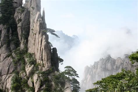 Le Mont Huangshan: Un sommet majestueux au cœur de la beauté naturelle!