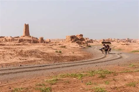 Le tombeau de Gaochang : Un monument mystique aux portes du désert!